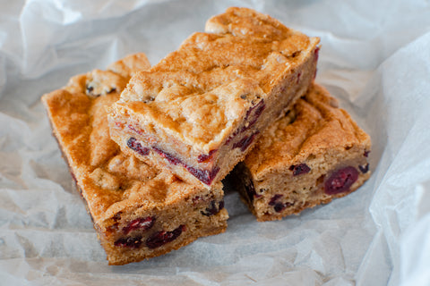 Cranberry Coconut Microwave Cookie Bars (No-bake cookies)